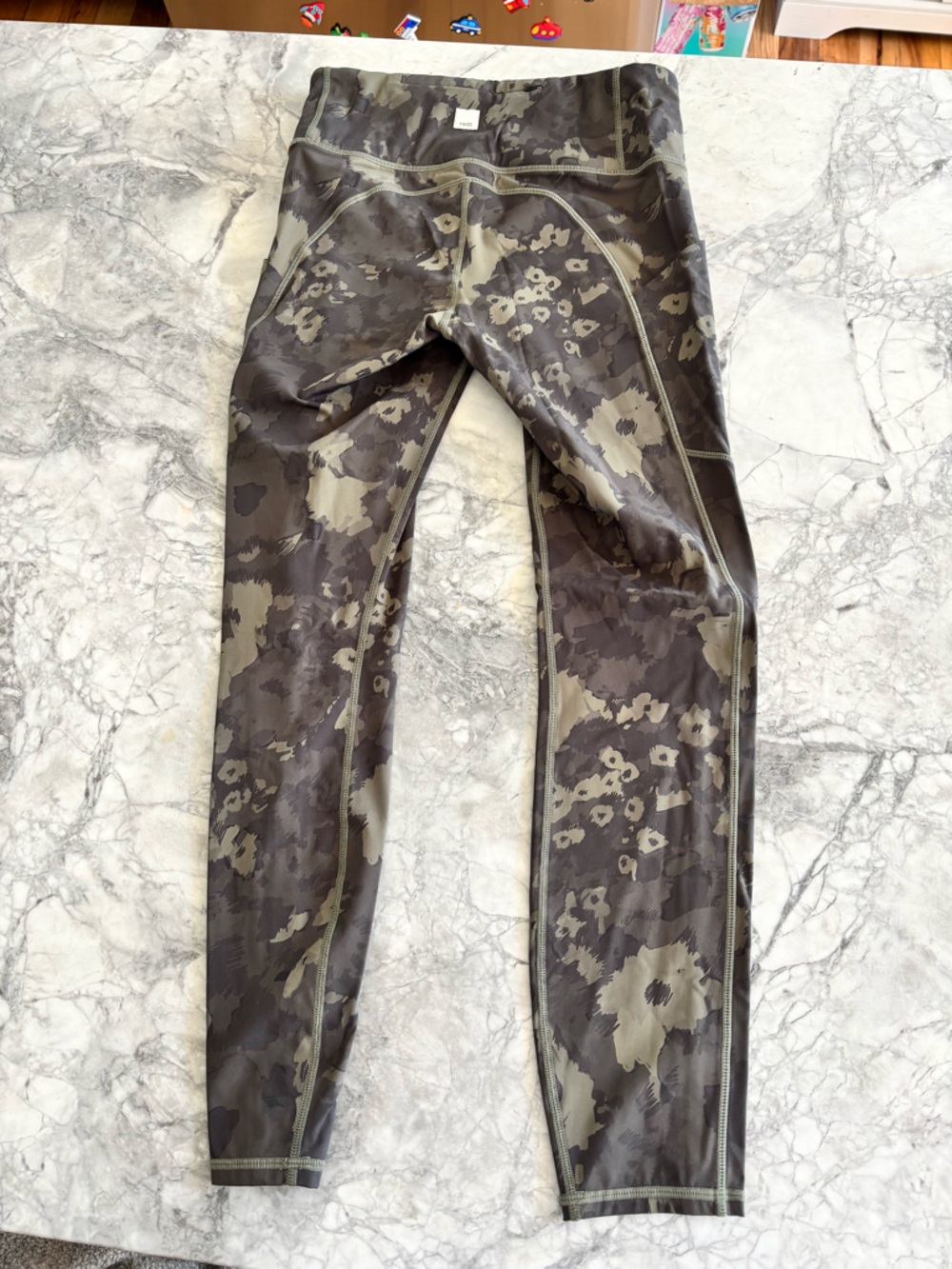 Vuori Women's Olive Green Camo Leggings